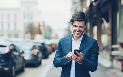 C’est pourquoi le jour de votre mariage, un costume sur mesure doit en faire partie.