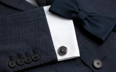 Coordinations Élégantes : Costume de Mariage Noir et Accessoires Assortis pour les Demoiselles d’Honneur et Garçons d’Honneur