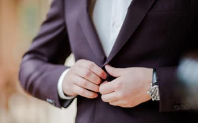 Comment bien choisir le type de pochette pour accompagner un costume de mariage noir ?