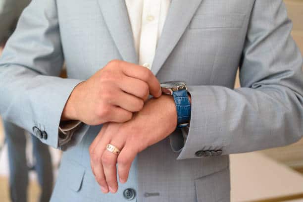 Louer un Costume de Mariage à Lyon pour un Mariage à Destination : Est-ce Possible ?