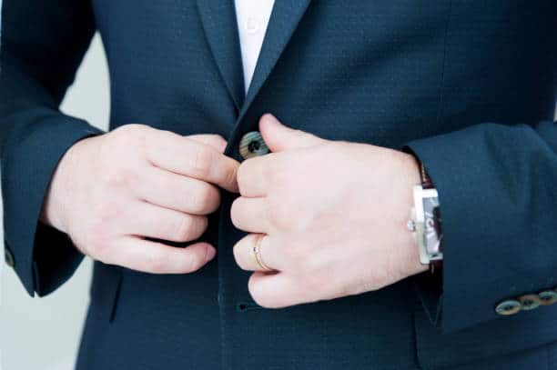 Comment s’assurer de la qualité d’un Costume de Mariage à Lyon ?