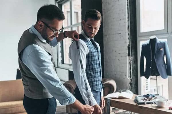 Pourquoi le costume sur mesure à Lyon sur mesure est-il adapté à toutes les morphologies à Lyon ?