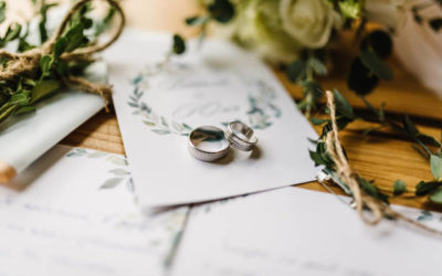Quels accessoires mariage à Lyon choisir pour donner du caractère à un costume bleu marine sans perdre en élégance ?